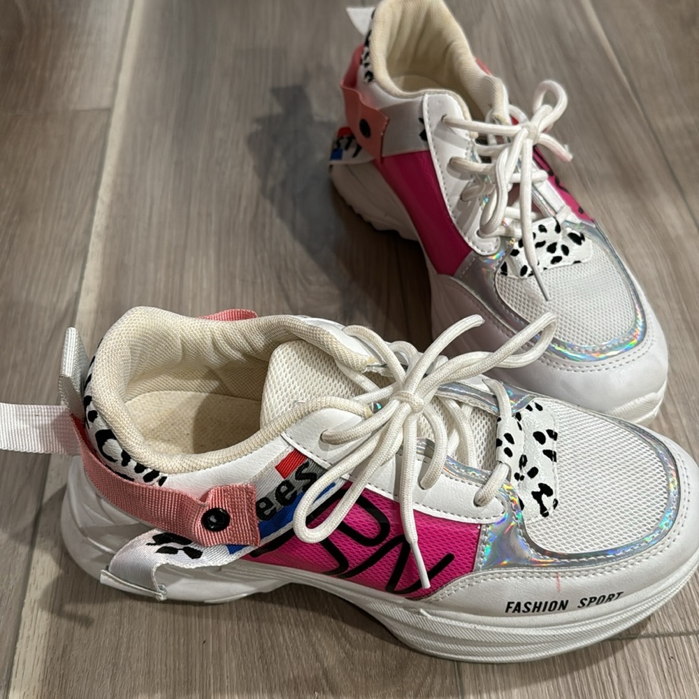 Sneakers - Picture 3 of 5